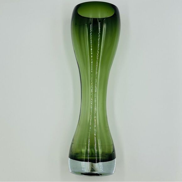 EUC Tall Mid-Century Modern Revival Green Wide Mouth Handblown Glass Vase Vtg - Picture 8 of 9